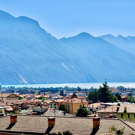 Appartamento Peppino Mit Seeblick Und Pool Riva del Garda Eksteriør bilde